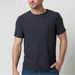 Vuori Men’s Strato Tech Tee Charcoal Heather Size Large